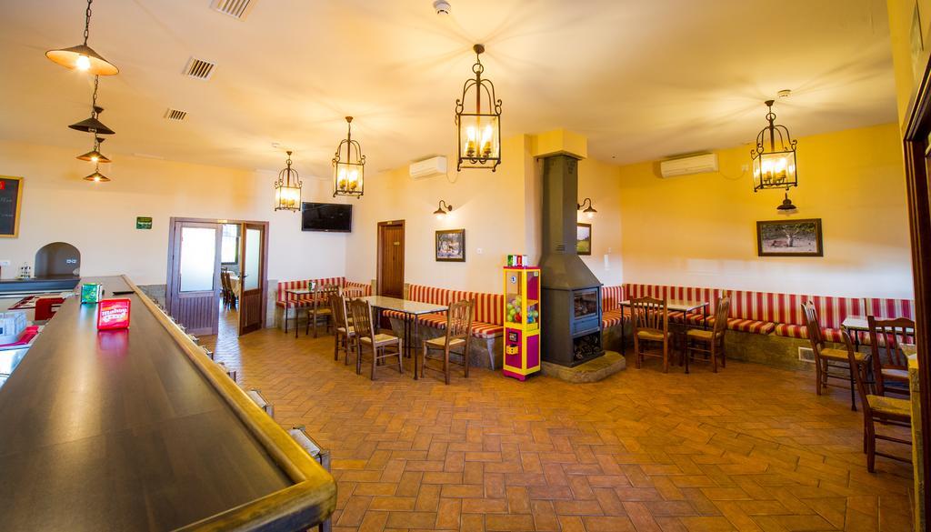 Apartamentos La Venta Del Charco Cardeña Buitenkant foto